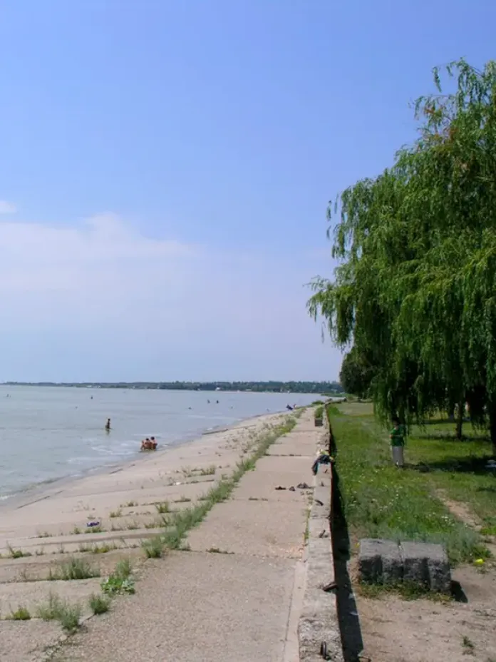 Новоазовське місто на узбережжі Азовського моря
