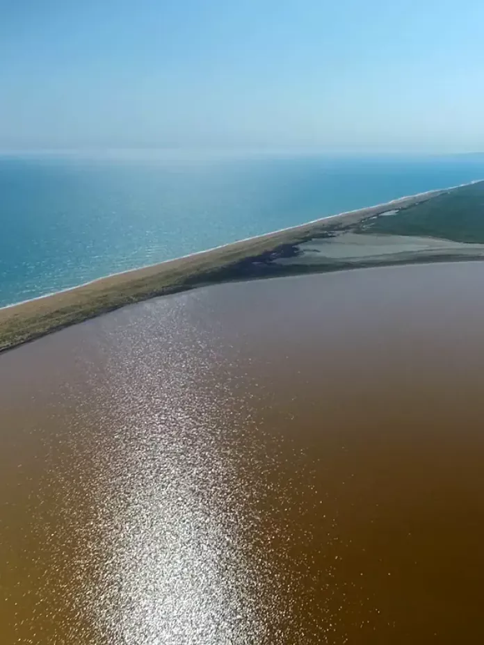 Озера поряд з Азовським морем